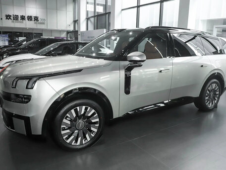 2026 Lynk & Co 900, серебристый, 6690000 рублей, вид 5