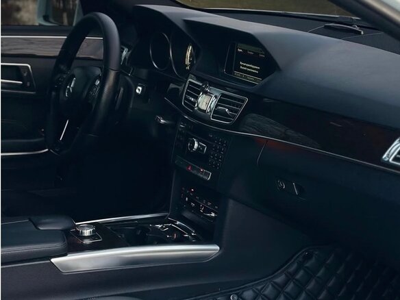 2014 Mercedes-Benz E-Класс 200 IV (W212, S212, C207) Рестайлинг, белый, 1600000 рублей - вид 3