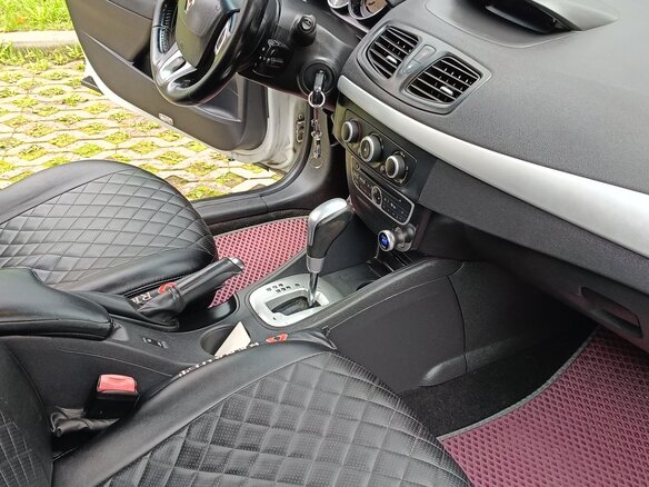 2012 Renault Megane III Рестайлинг, белый, 690000 рублей - вид 25