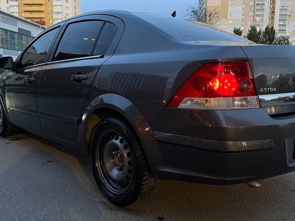 2010 Opel Astra H Рестайлинг, серый, 415000 рублей - вид 5
