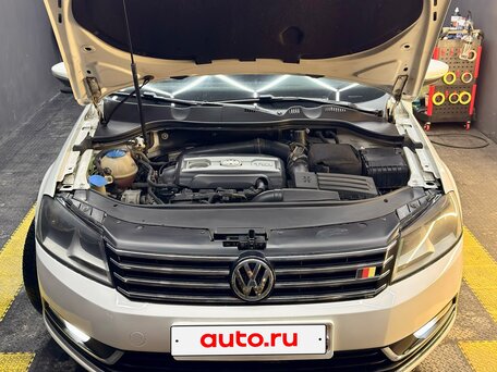 2013 Volkswagen Passat B7, белый, 800000 рублей, вид 3