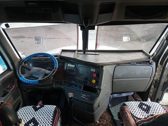 2000 Freightliner Century Class, белый, 1500000 рублей - вид 6