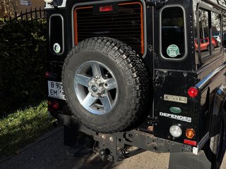 2013 Land Rover Defender Base Utility 110 I Рестайлинг, чёрный, 2700000 рублей, вид 4