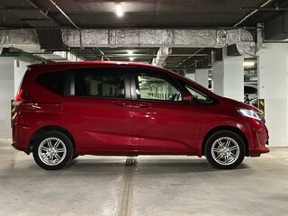 2018 Honda Freed II, красный, 1620000 рублей, вид 3