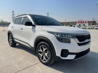 2023 Kia KX3, белый, 1890000 рублей, вид 3