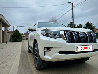 2018 Toyota Land Cruiser Prado 150 Series Рестайлинг 2, белый, 4350000 рублей, вид 3