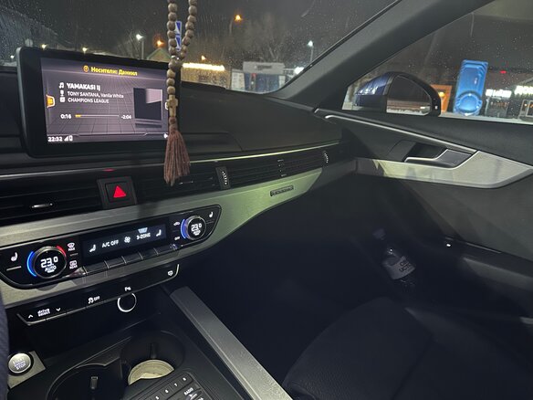 2018 Audi A4 V (B9), синий, 2250000 рублей - вид 25