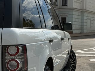 2011 Land Rover Range Rover III Рестайлинг 2, белый, 2000000 рублей, вид 4