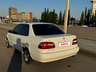 1999 Toyota Corolla VIII (E110) Рестайлинг, белый, 350000 рублей, вид 3