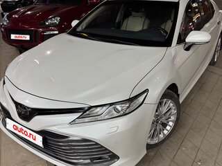 2019 Toyota Camry VIII (XV70), белый, 2799999 рублей, вид 2