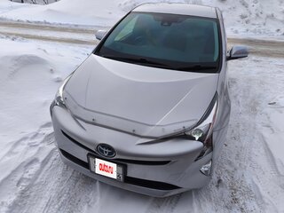 2017 Toyota Prius IV (XW50), серебристый, 2000000 рублей, вид 1