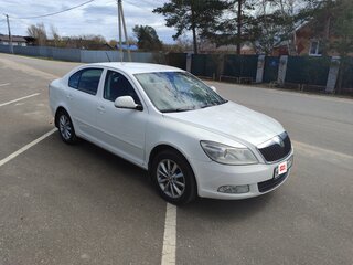 2012 Skoda Octavia II (A5) Рестайлинг, белый, 890000 рублей, вид 3