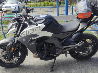 CFMoto 400NK