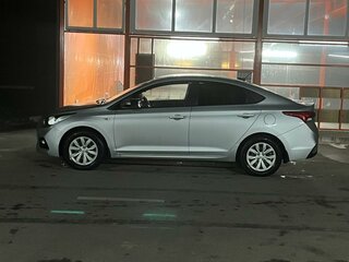 2017 Hyundai Solaris II, серебристый, 1220000 рублей, вид 5