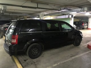 2010 Chrysler Town & Country V, чёрный, 1450000 рублей, вид 3