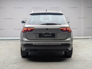 2017 Volkswagen Tiguan II, серебристый, 2155000 рублей, вид 3