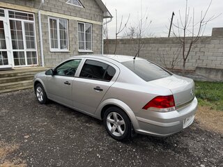 2010 Opel Astra H Рестайлинг, серебристый, 640000 рублей, вид 3