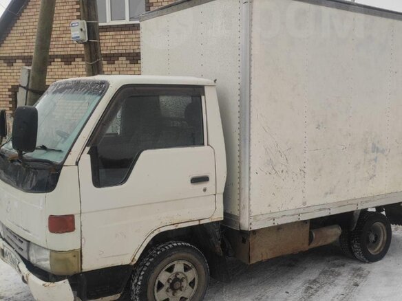 1995 Toyota Dyna, белый, 450000 рублей - вид 8