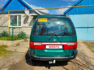 2000 Nissan Serena I (C23), зелёный, 720000 рублей, вид 3