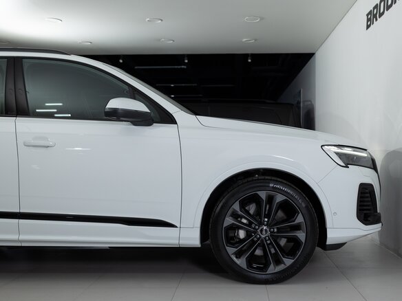 2024 Audi Q7 55 TFSI II (4M) Рестайлинг 2, белый, 11390000 рублей - вид 31