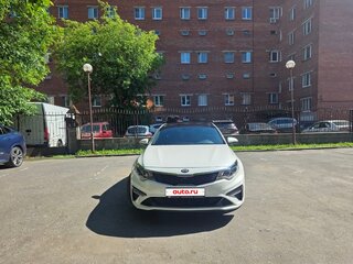 2019 Kia Optima IV Рестайлинг, белый, 1999999 рублей, вид 3