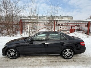 2011 Mercedes-Benz E-Класс 200 7G-Tronic IV (W212, S212, C207), чёрный, 1560000 рублей, вид 4