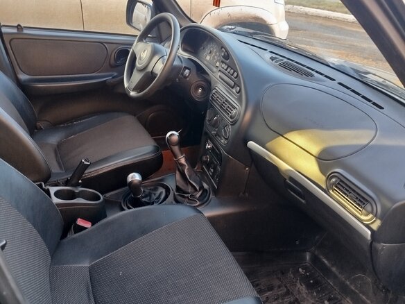 2013 Chevrolet Niva I Рестайлинг, серый, 600000 рублей - вид 4