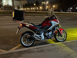 2016 Honda NC 700X, красный, 850000 рублей, вид 3