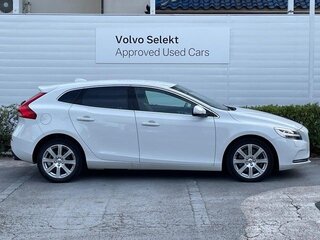2017 Volvo V40 II Рестайлинг, белый, 1100000 рублей, вид 3