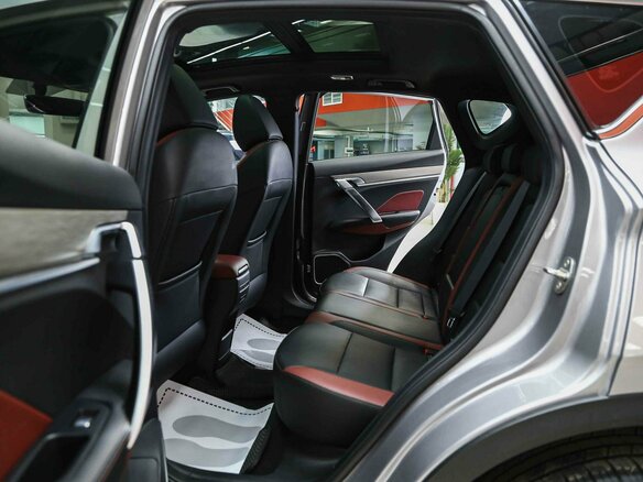 2023 Geely Coolray I, серый, 1690000 рублей - вид 6