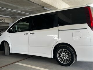 2016 Toyota Noah III (R80), белый, 1950000 рублей, вид 4