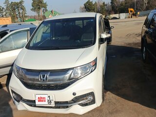 2017 Honda Stepwgn Spada V Рестайлинг, белый, 2140000 рублей, вид 1