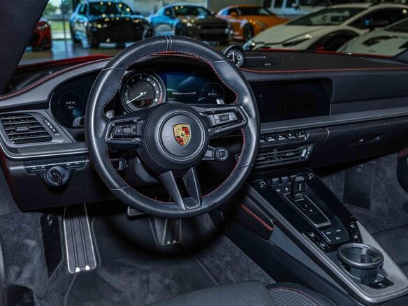 2022 Porsche 911 Carrera 4S VIII (992), красный, 22246671 рублей - вид 15