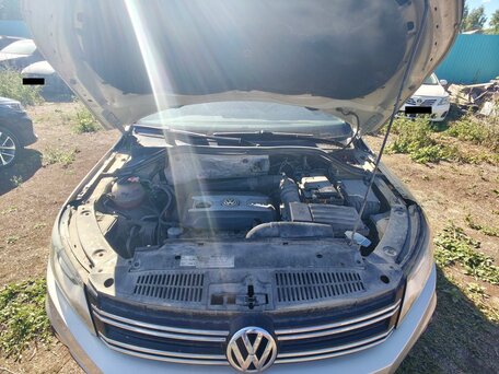 2012 Volkswagen Tiguan I Рестайлинг, жёлтый, 840000 рублей, вид 3
