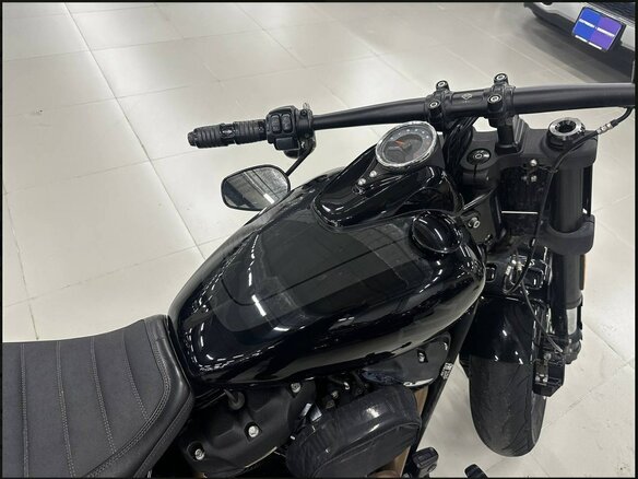 2019 Harley-Davidson Fat Bob, чёрный, 1800000 рублей - вид 14