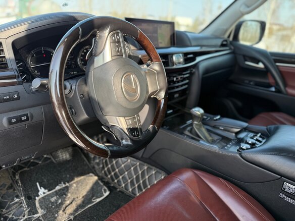 2016 Lexus LX 450d III Рестайлинг 2, серый, 7000000 рублей - вид 13