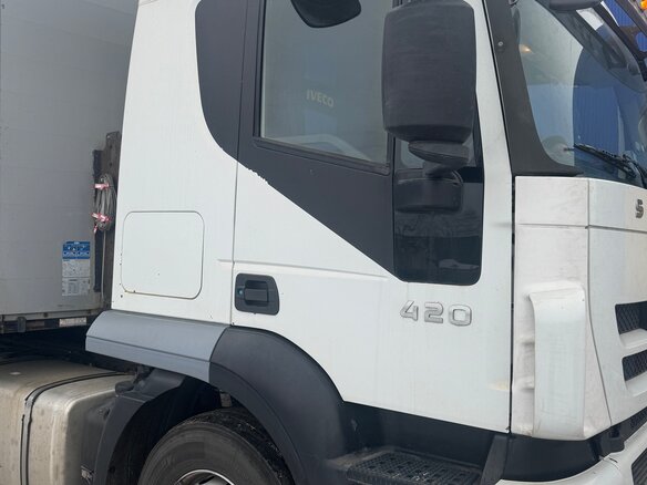 2011 Iveco Stralis, белый, 5400000 рублей - вид 3
