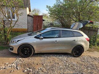 2015 Kia Ceed II Рестайлинг, серебристый, 1150000 рублей, вид 5
