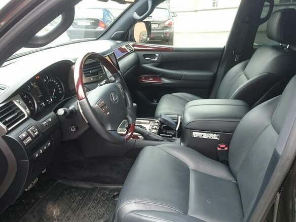 2015 Lexus LX 570 III Рестайлинг, чёрный - вид 4