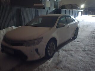 2016 Toyota Camry VII (XV50) Рестайлинг, белый, 1850000 рублей, вид 3