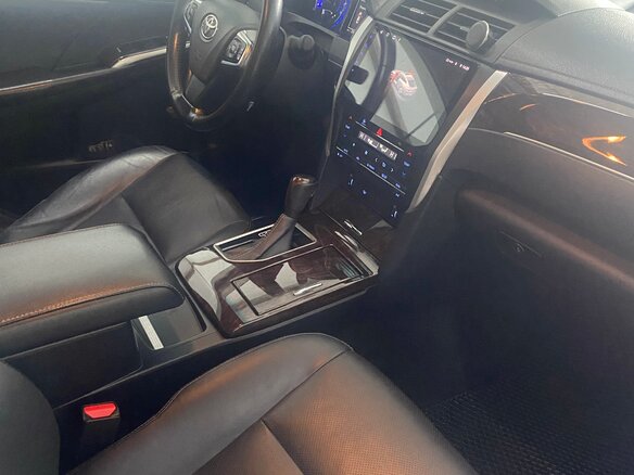 2017 Toyota Camry VII (XV50) Рестайлинг, белый, 2100000 рублей - вид 20