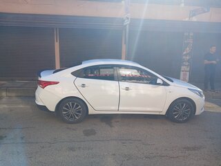 2019 Hyundai Solaris II, белый, 900000 рублей, вид 2