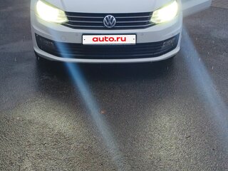 2018 Volkswagen Polo V Рестайлинг, белый, 1000000 рублей, вид 2