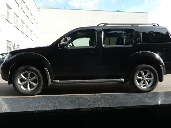 2012 Nissan Pathfinder III Рестайлинг, чёрный - вид 2