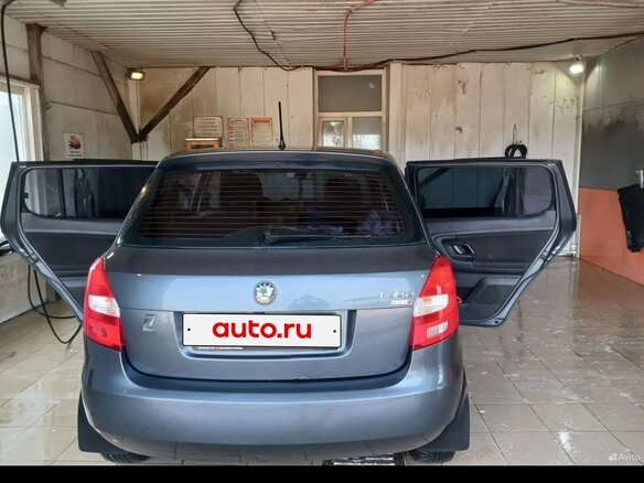 2011 Skoda Fabia II Рестайлинг, серый, 650000 рублей - вид 6
