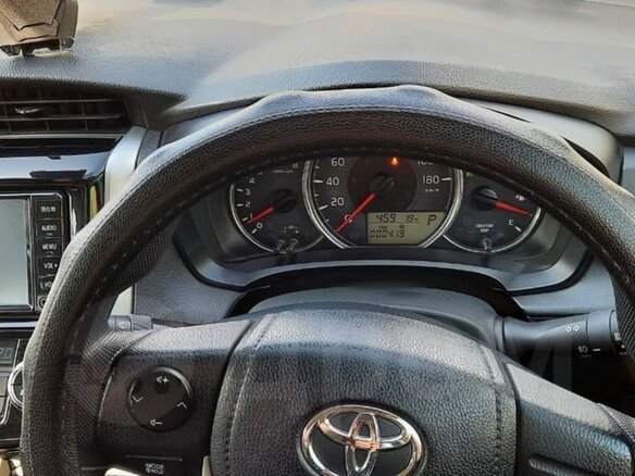2017 Toyota Corolla Fielder XI (E160, E170, E180) Рестайлинг 1, чёрный, 1550000 рублей - вид 5