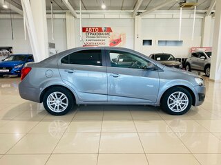 2013 Chevrolet Aveo II, серый, 550000 рублей, вид 4