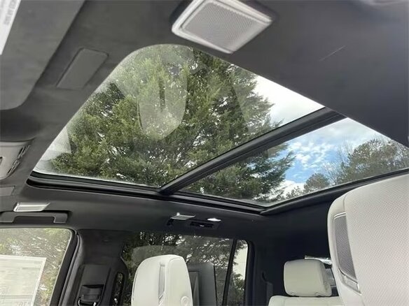 2026 Cadillac Escalade ESV V Рестайлинг, белый, 23412956 рублей - вид 17