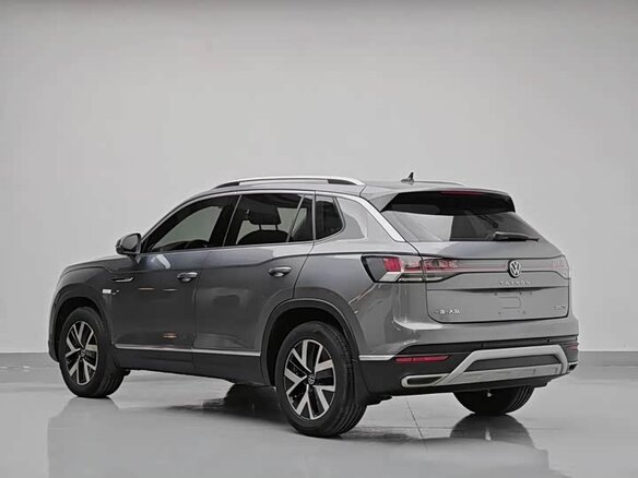2023 Volkswagen Tayron I Рестайлинг, серый - вид 3