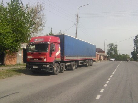 1998 Iveco EuroTech, красный, 700000 рублей, вид 2
